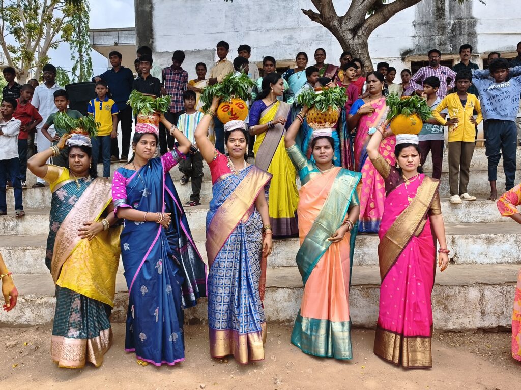ఎంజేపీటీలో ఘనంగా బోనాల పండుగ