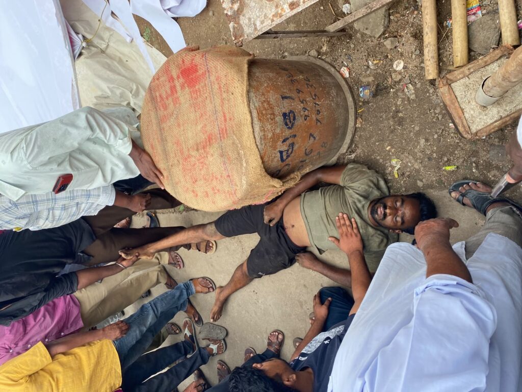 నల్గొండలో ఫ్లెక్సీ ఫీవర్.. ఓ నిండు ప్రాణం బలి